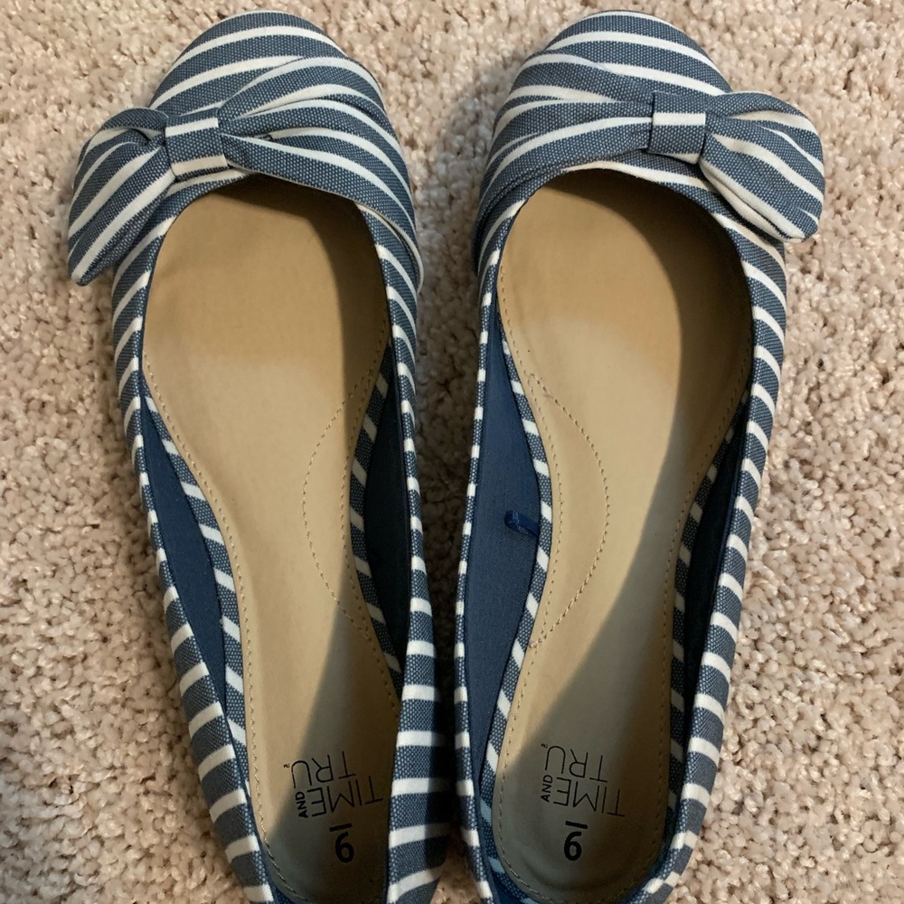 Striped flats